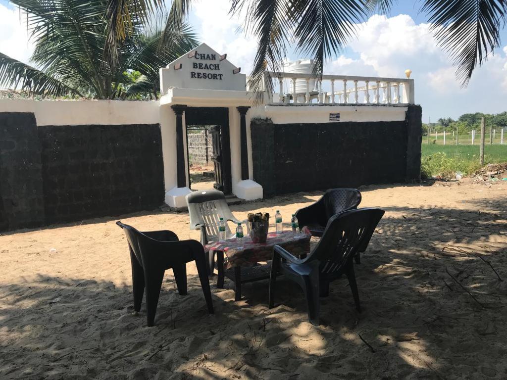 Chan Beach Resort Bahur Exteriör bild